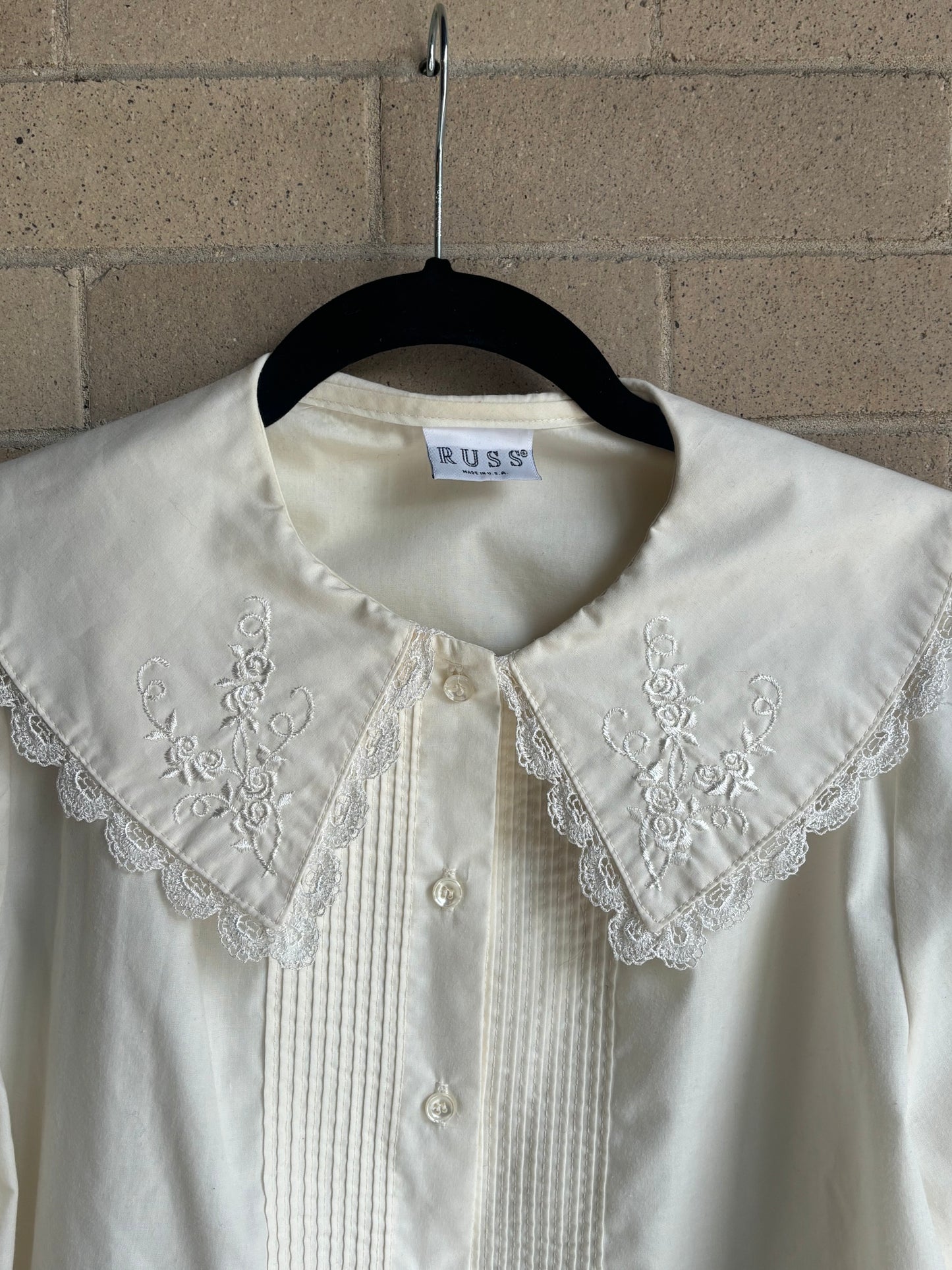 Bib Collar Cottage Shirt