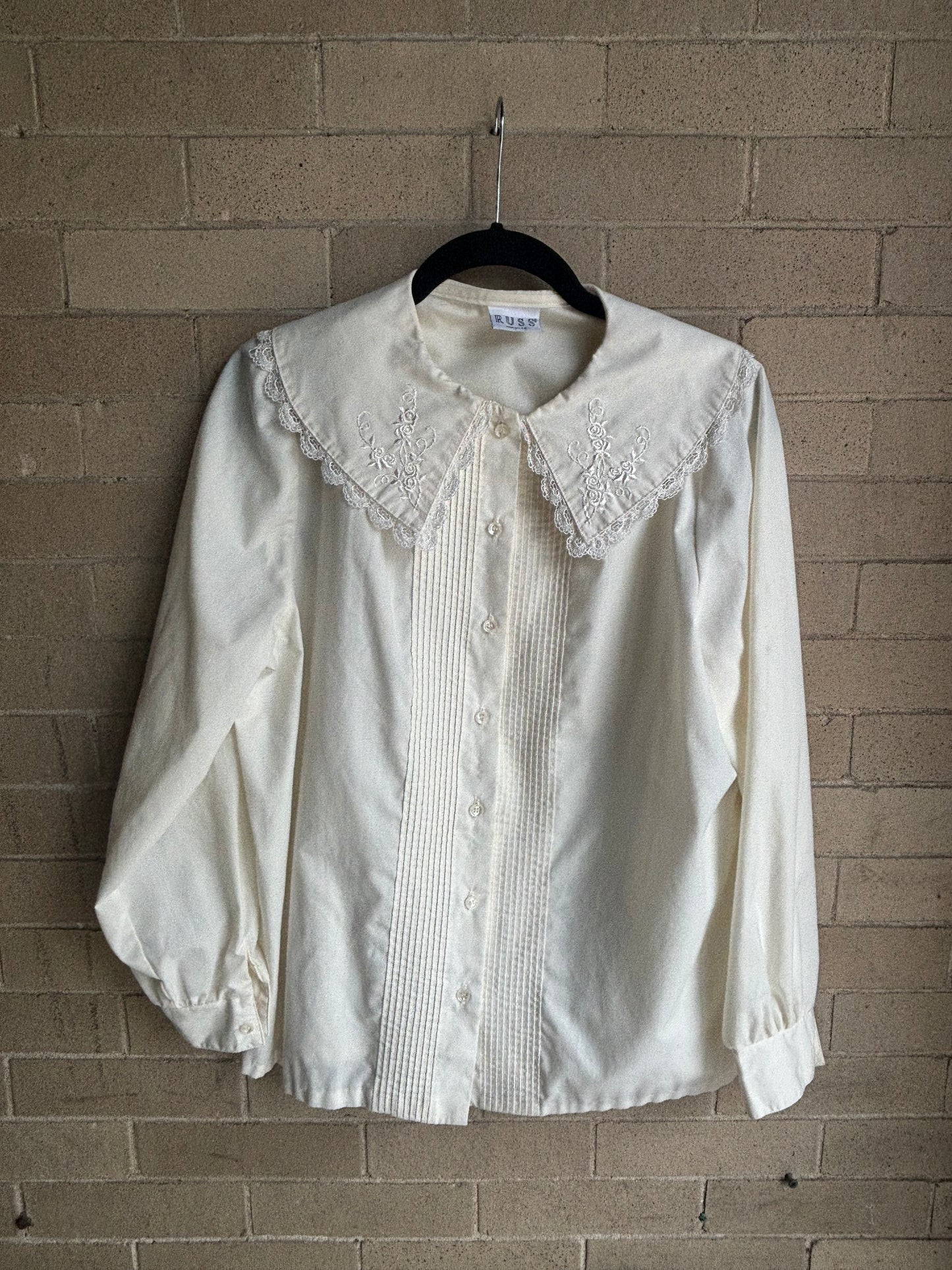 Bib Collar Cottage Shirt