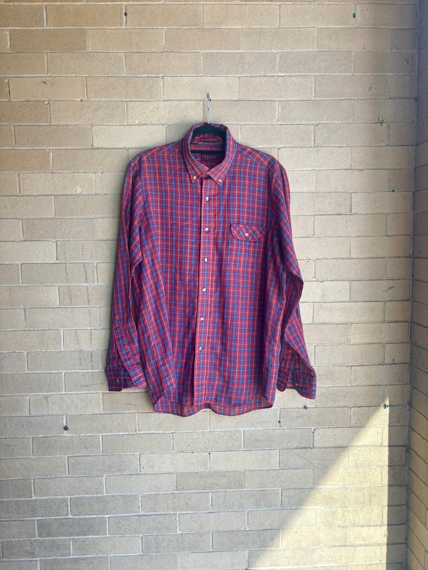 Men’s Levi’s Plaid Shirt - Large - Lightweight
