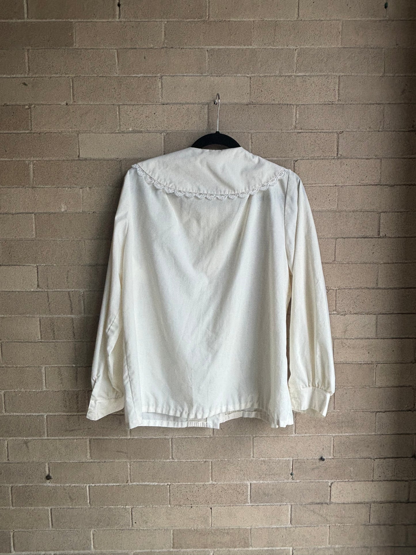 Bib Collar Cottage Shirt