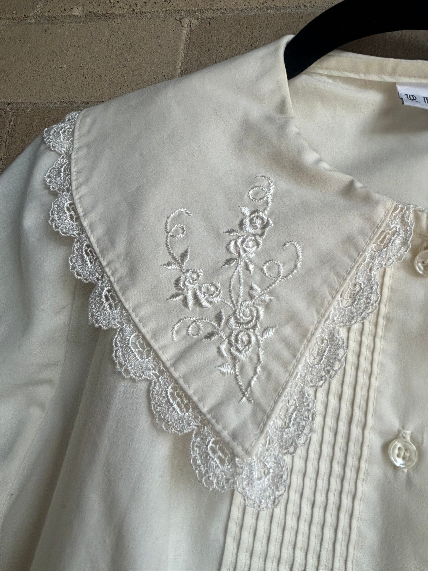 Bib Collar Cottage Shirt